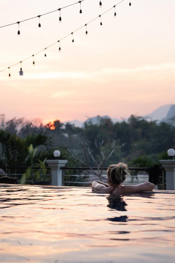 Silver Naga Hotel Vang Vieng Exterior foto